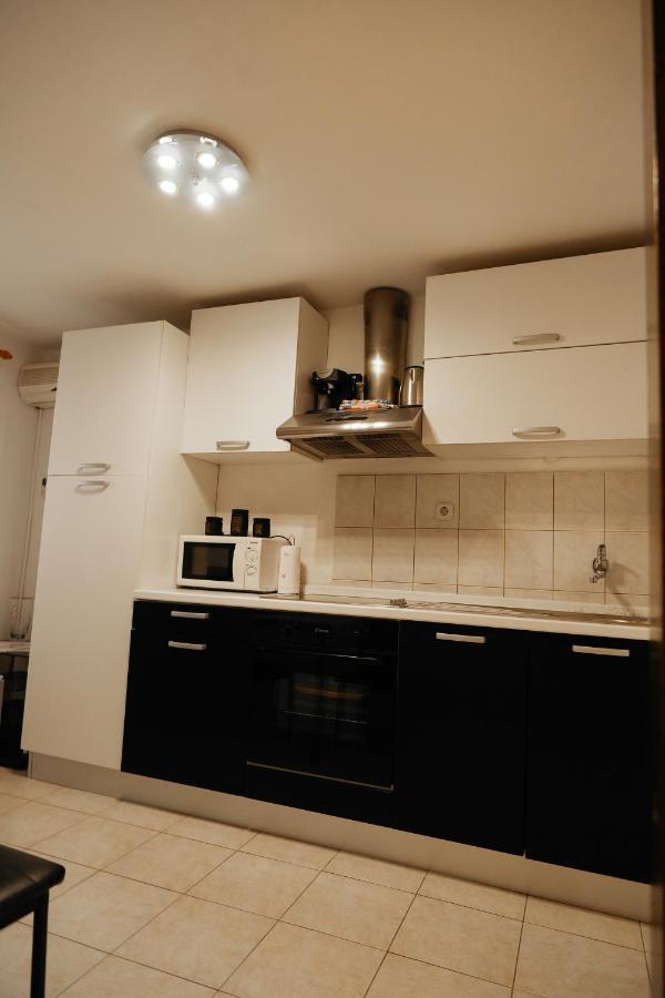Split Centre Apartment Exterior photo