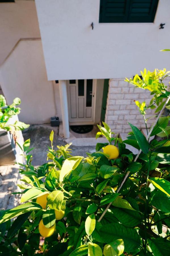 Split Centre Apartment Exterior photo